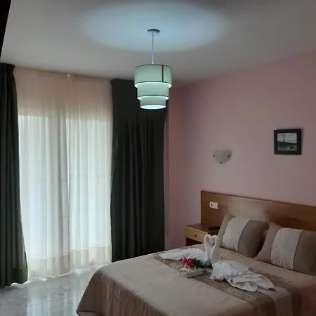 Hotel Chamuinas 2*