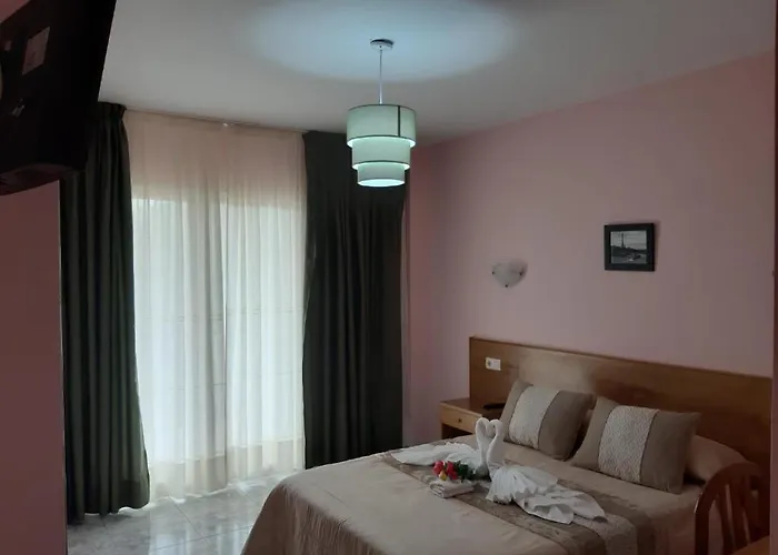 Ξενοδοχείο Vida Chamuinas 2*