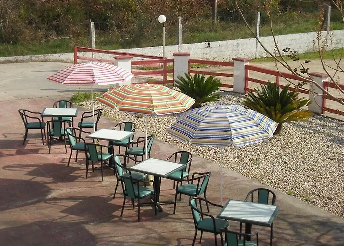 Vida Chamuinas מלון