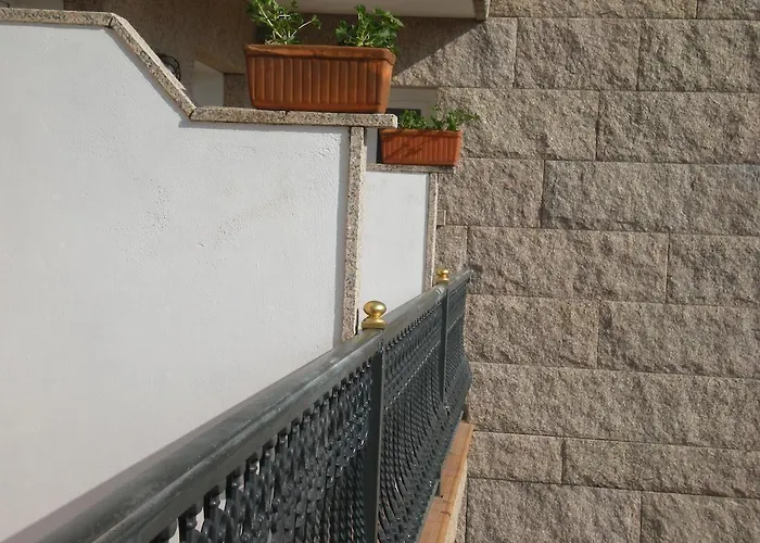 Vida Chamuinas מלון 2*